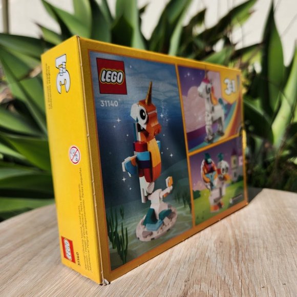 LEGO Creator 3 n1 Magical Unicorn Seahorse Peacock Rainbow 31140 Easter basket - Picture 7 of 16